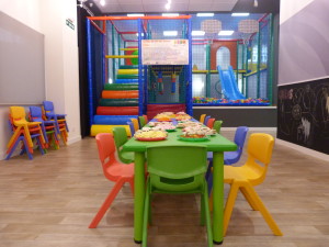 la mesa a la espera de los peques