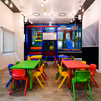 Comedor y parque infantiles