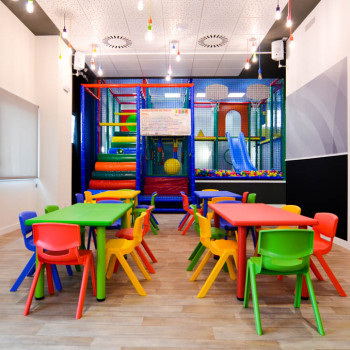 Comedor y parque infantiles