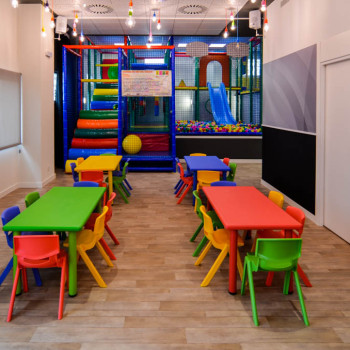 Comedor y parque infantiles