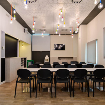 Comedor de la sala para una boda, bautizo o comunión