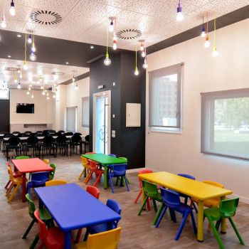 Comedor para niños y comedor para adultos